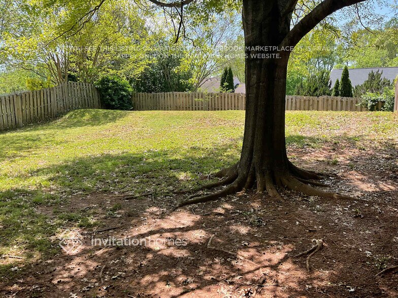 Building Photo - 11035 Treebranch Dr