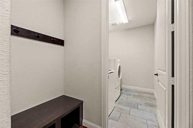 Building Photo - 6407 Sunstone Falls Ln