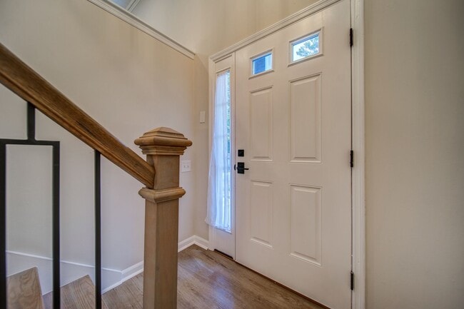 Building Photo - Renovated 4 bed home in Kennesaw w/ Designer Kitchen