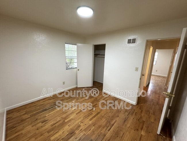 Building Photo - 222 N Logan Ave