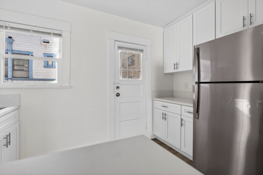 Building Photo - 525 Chestnut Ave