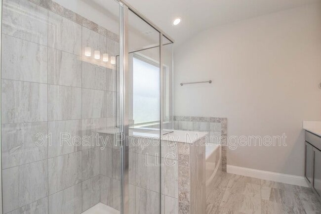 Building Photo - 1810 Quail Hollow