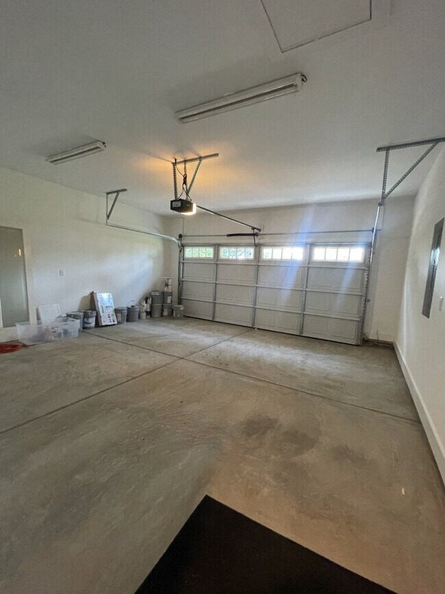 Building Photo - "Charming 4-Bedroom Retreat in Anderson with Spacious 1760 Sq Ft Layout - Your Perfect Home Awaits!"