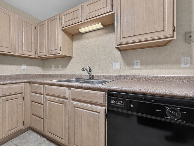 Building Photo - 10150 Belle Rive Blvd