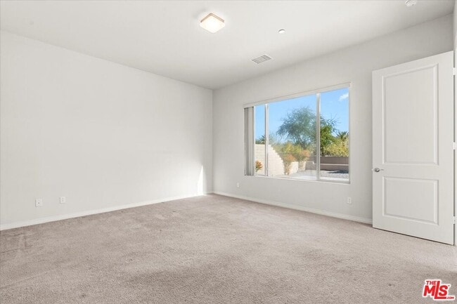 Building Photo - 69 Syrah