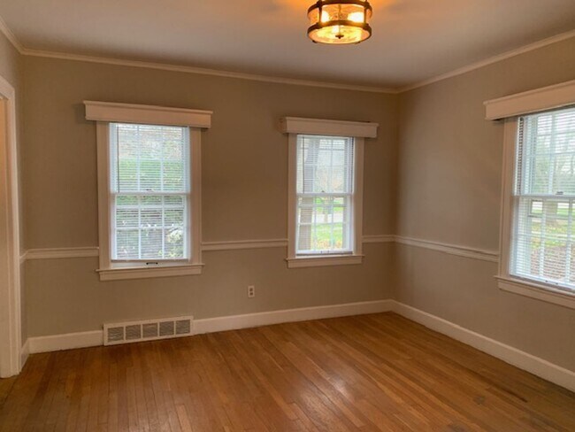 Building Photo - Chevy Chase Charmer     240318