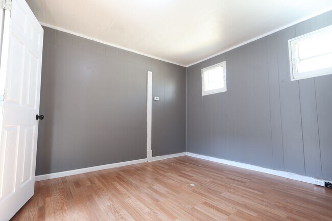 Building Photo - 3 Pohlman Ln