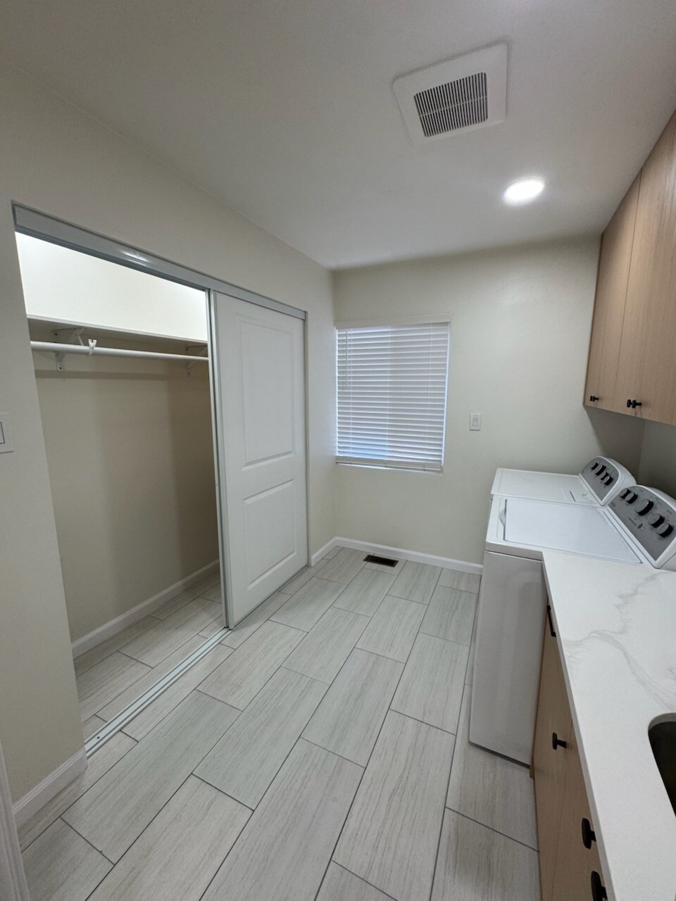 Building Photo - 2657 C St