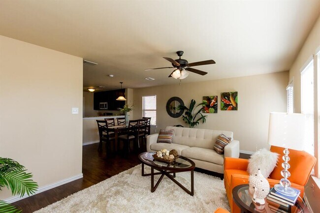 Building Photo - 1208 Bayfield Dr