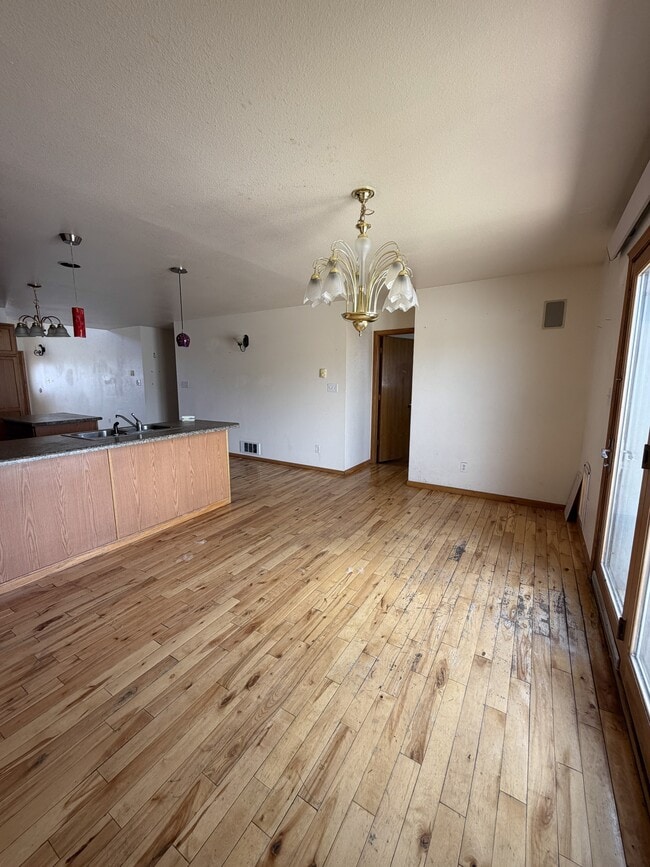 Building Photo - 1421 Thaxton Ct