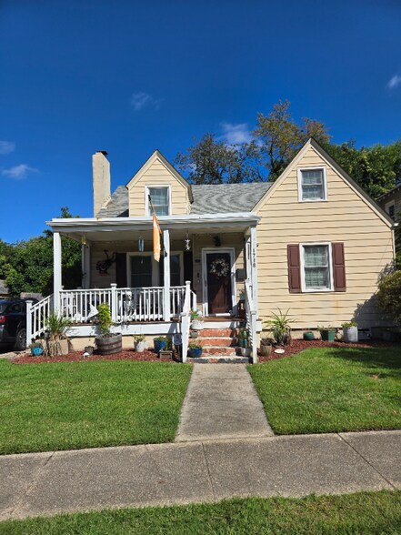 Primary Photo - 1718 Lafayette Blvd