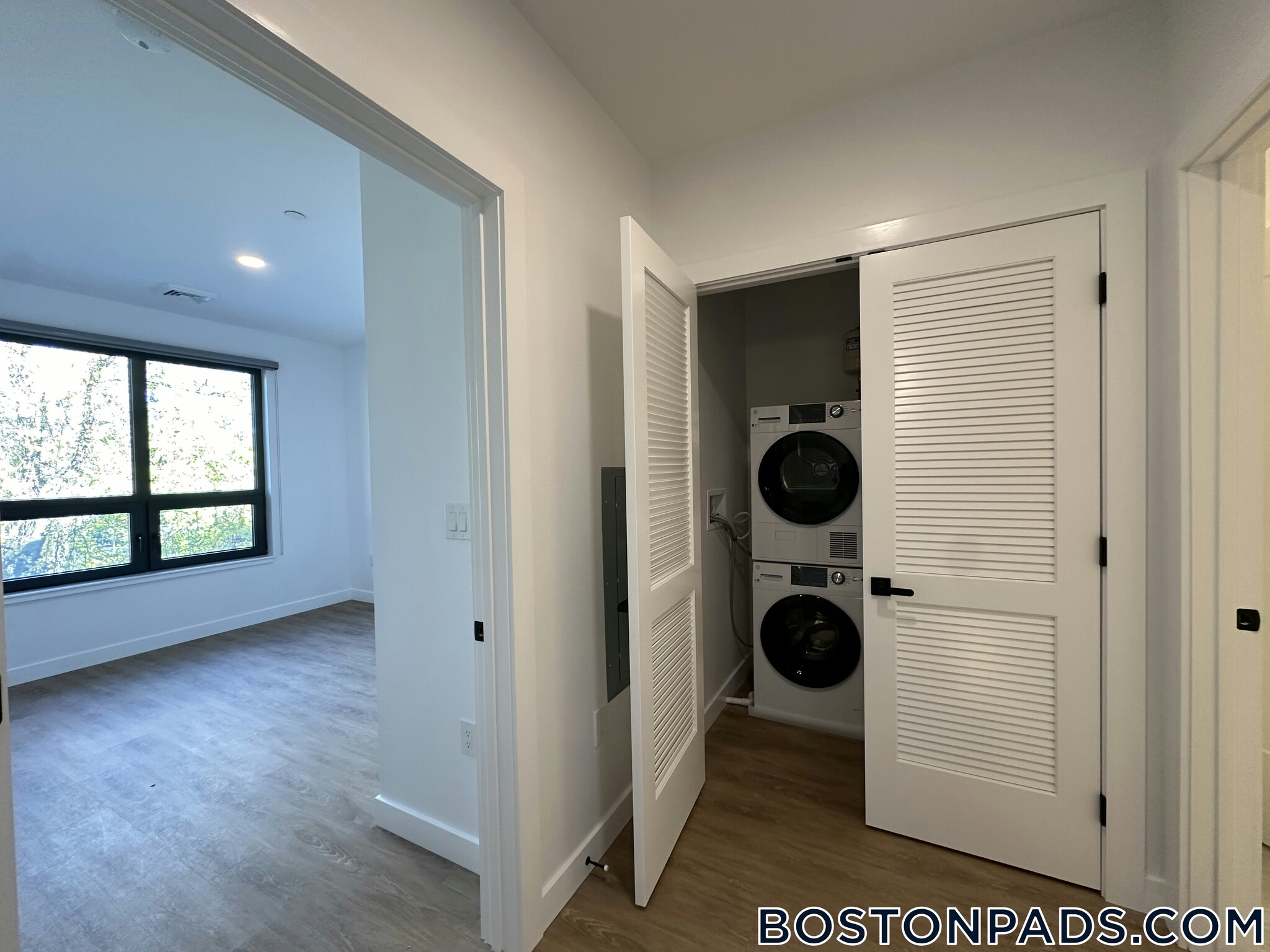 Building Photo - 199 Gardner St