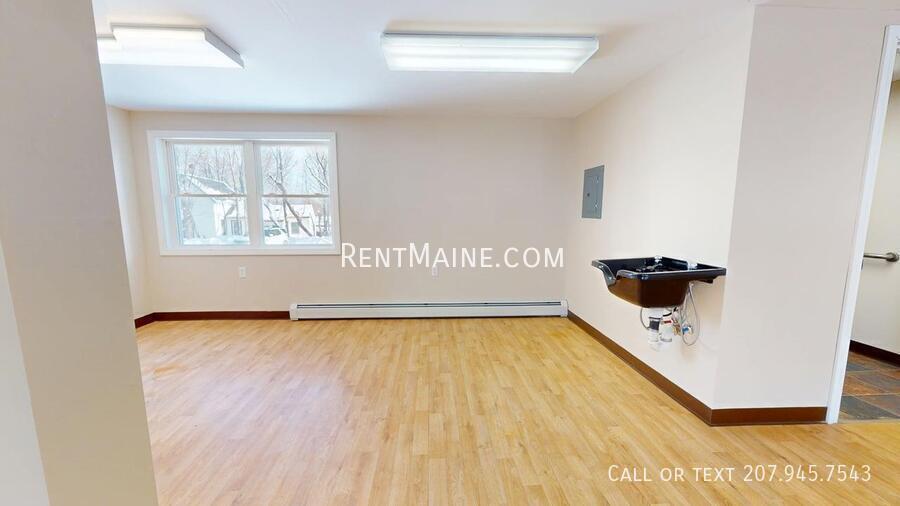 Building Photo - 109 Main Rd N