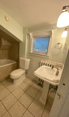 Building Photo - 1341 11th Ave N