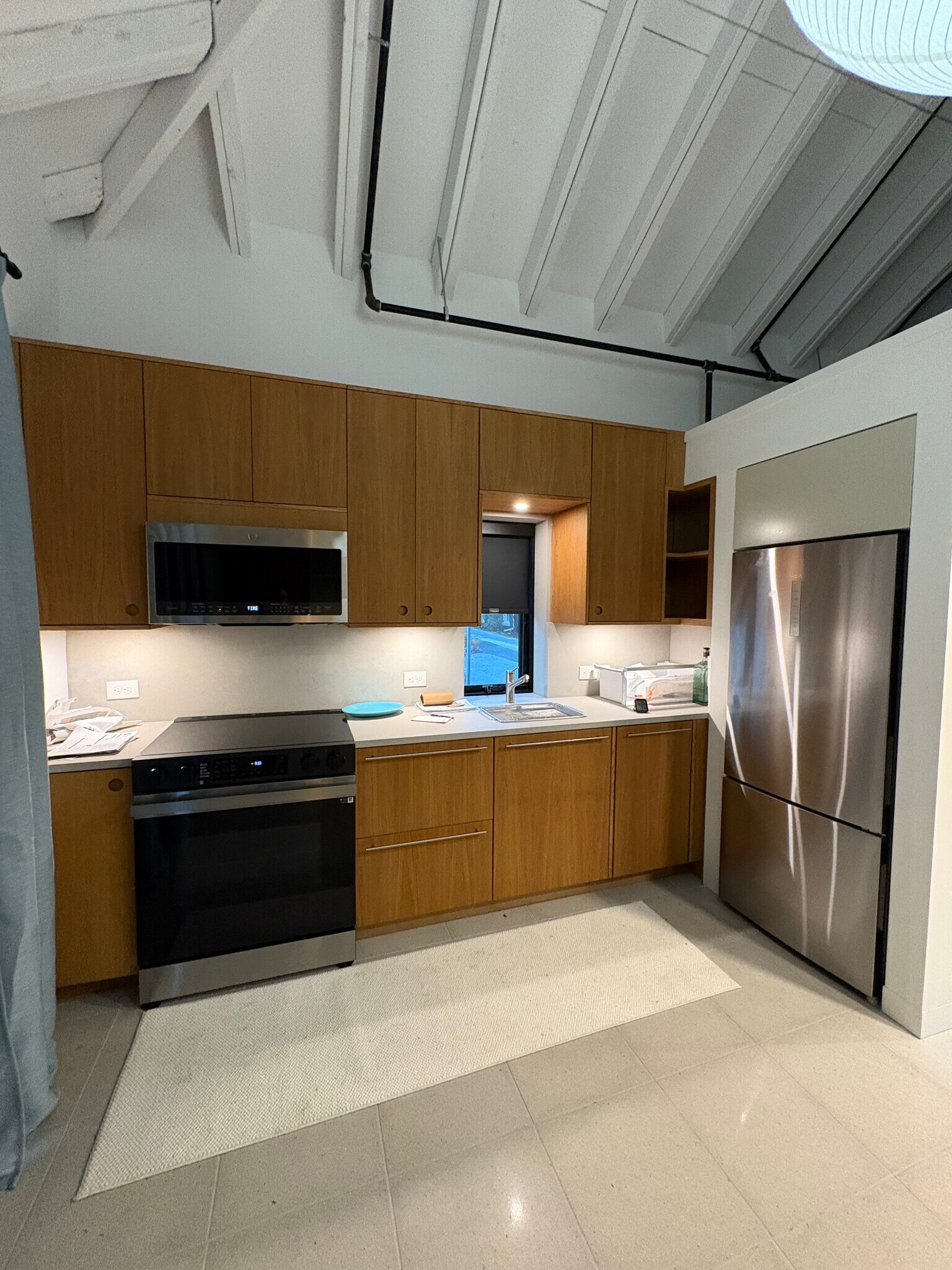 Gourmet kitchen - 12 Maple Ave