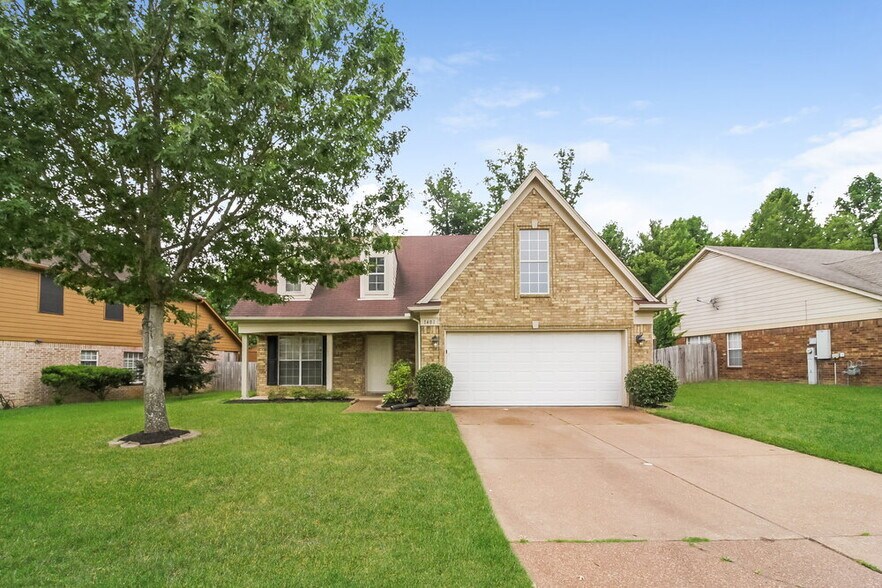 Primary Photo - 1401 Carlton Ridge Dr