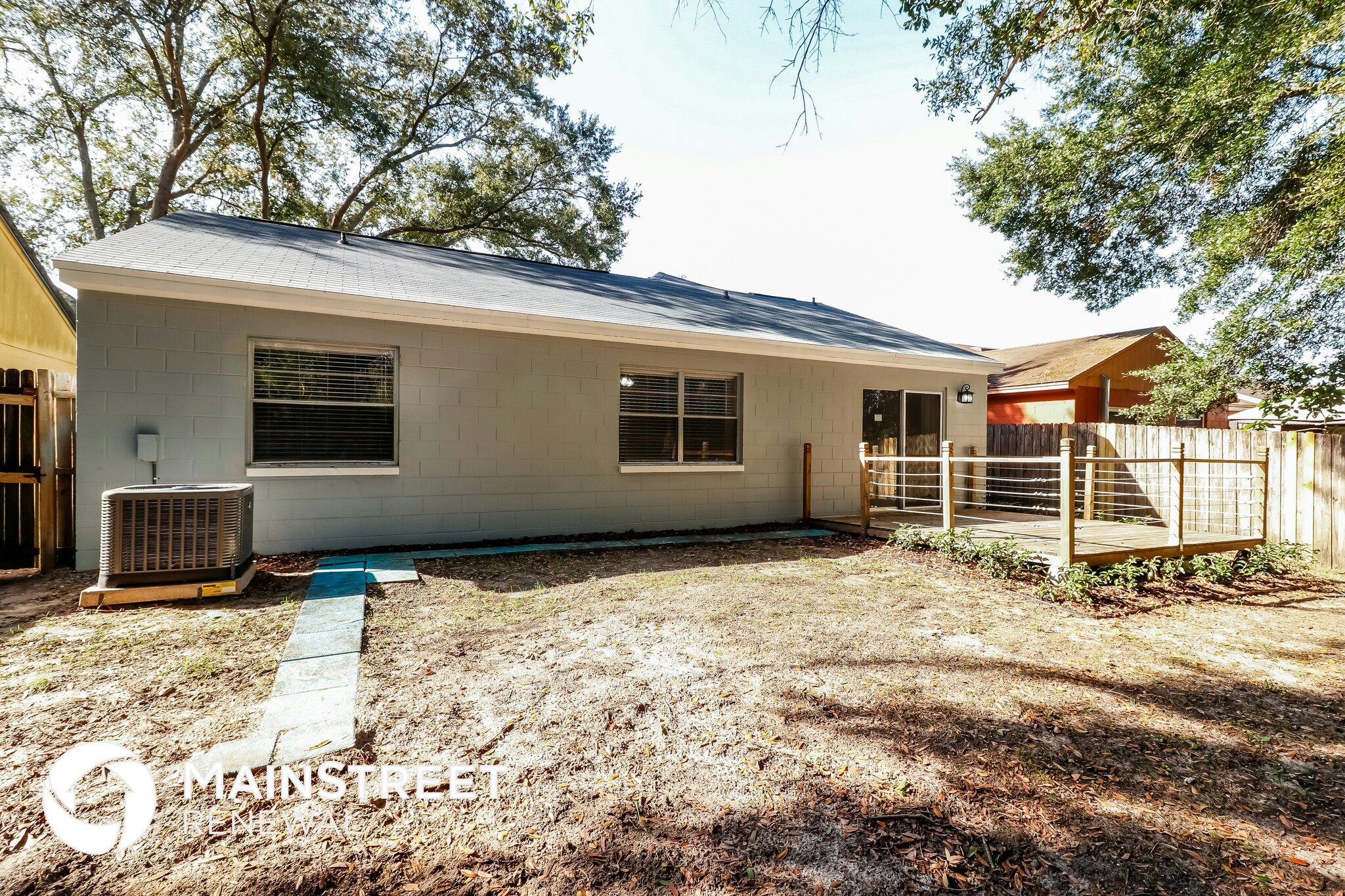 Building Photo - 207 Regal Park Dr