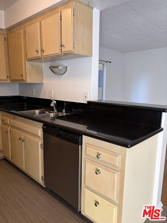 Building Photo - 2425 Ocean Ave