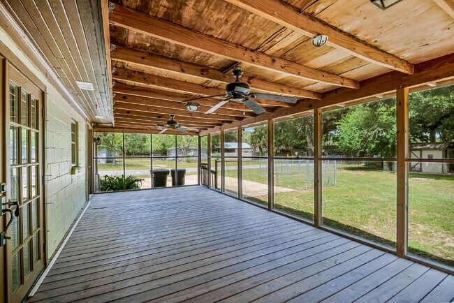Building Photo - Charming 4 Bedroom Pensacola Rental in a Convenient Location!