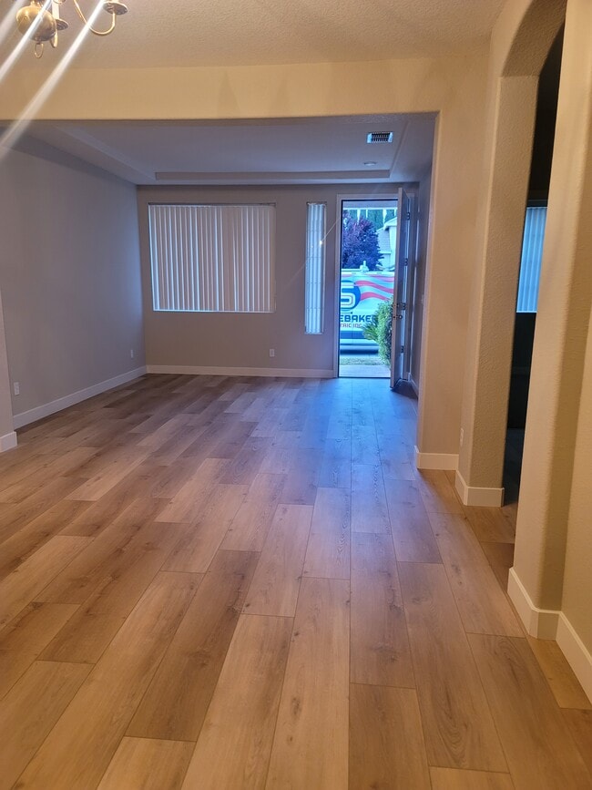 Building Photo - 2243 Thomsen Way