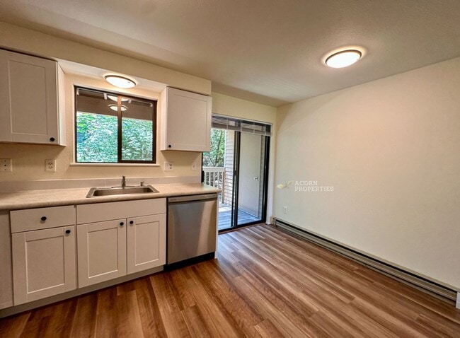 Building Photo - 1201 SW Harrier Cir
