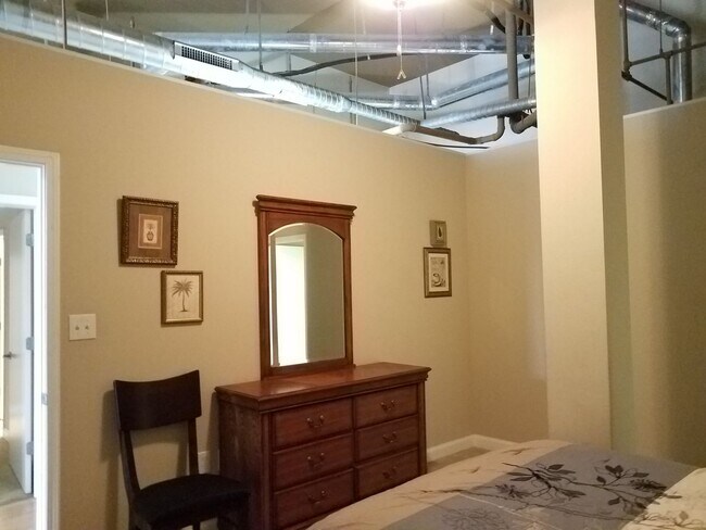 Building Photo - 2 bedroom 2 bath furnished - first floor unit