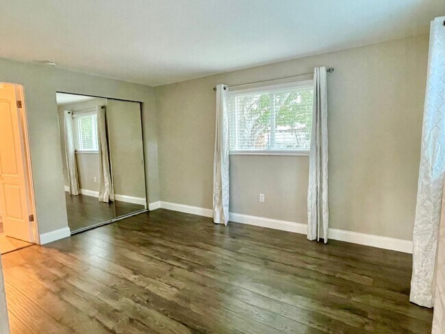 Building Photo - Newly Remodeled 3 Bedroom 2 Bathroom House...