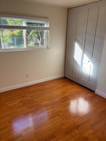 Building Photo - 520 Linford Pl