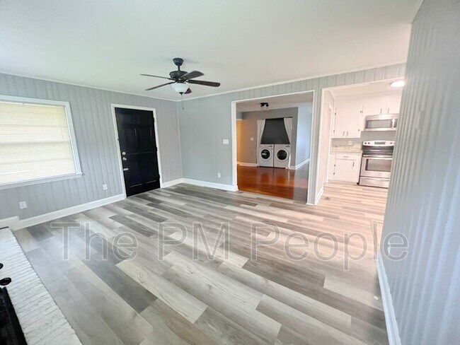 Building Photo - 34 Fleetwood Dr