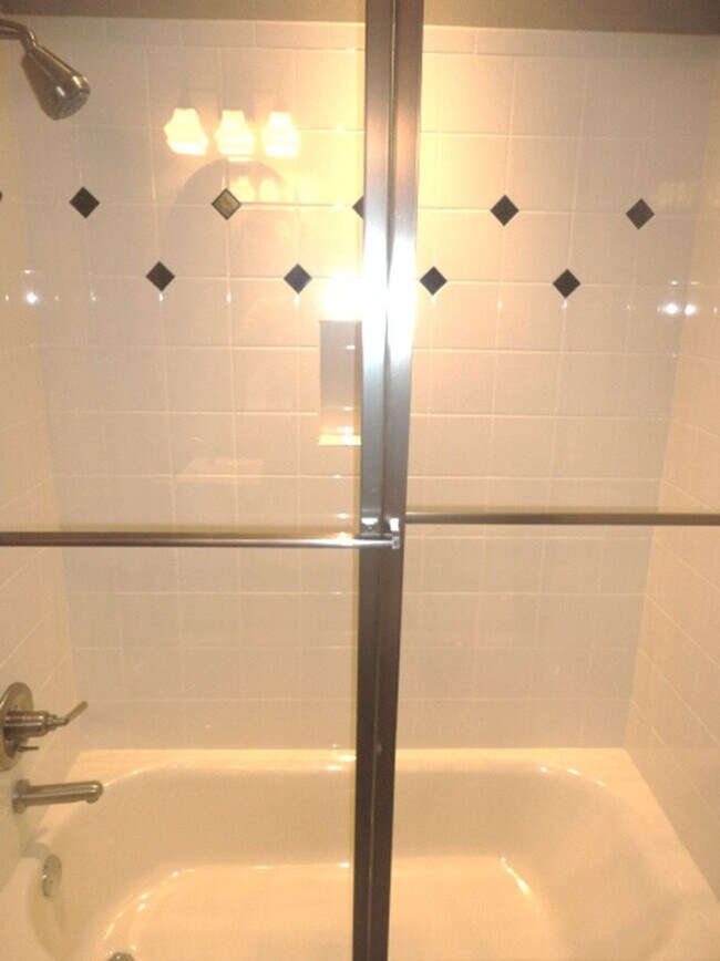 Building Photo - Annual Rental - 3BR/2BA Condo in Venetian Golf & River Club