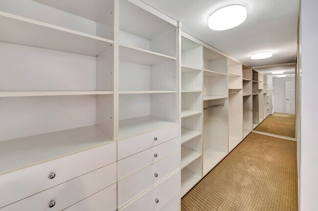 Building Photo - 14916 Hesby St