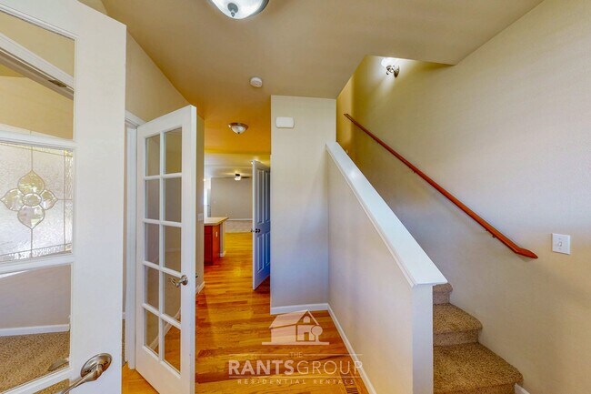 Building Photo - "Cozy" Meets "Modern": 3-Bedroom Home with Dreamy Front Porch Retreat!