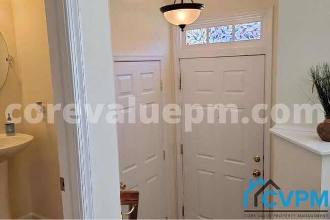 Building Photo - 8511 Pine Meadows Dr