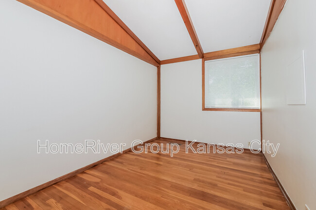 Building Photo - 1124 NE 52nd Pl