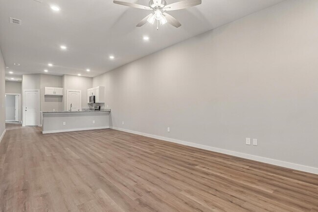 Building Photo - 2635 Baron Ave