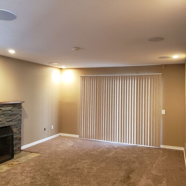 Building Photo - 5939 Petite Ct