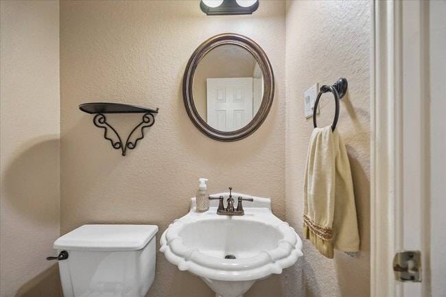 Building Photo - 16715 Colony Terrace Dr