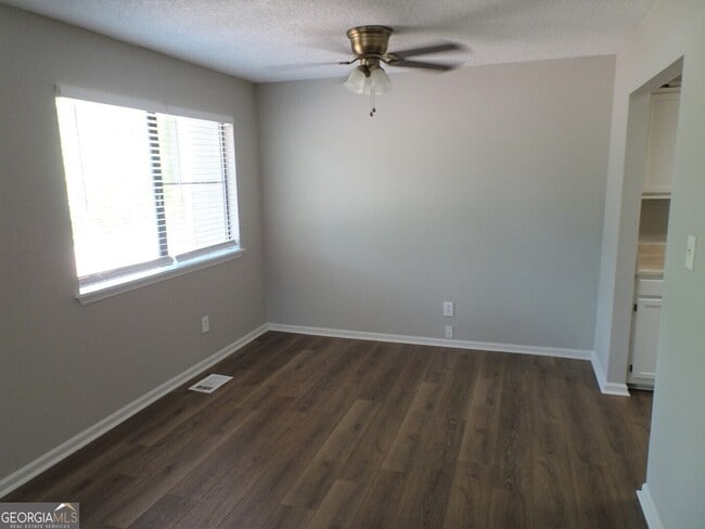 Building Photo - 13 Oak Mt Dr