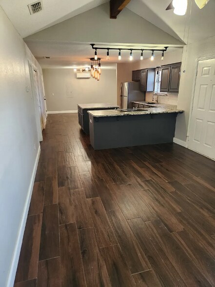 Building Photo - 3945 Country Meadows Cir