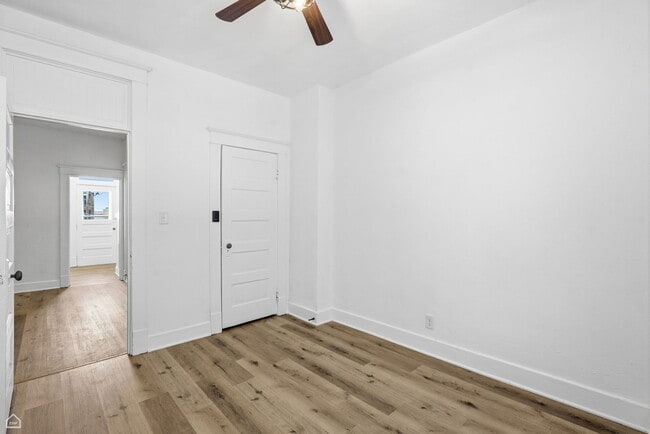 Building Photo - 107 1/2 Dean St