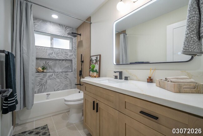 Building Photo - Fully Remodeled, Rarely Available 3BR/2BA/2PKG in Orchard Hills, Aeia Heights