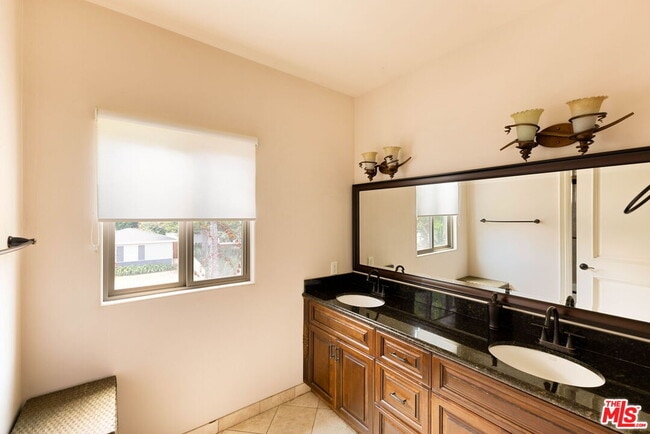 Building Photo - 4822 Valjean Ave