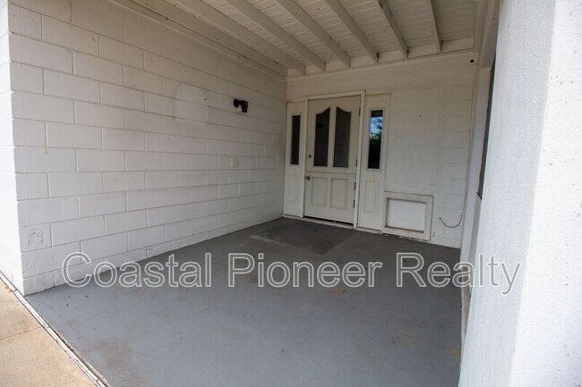 Building Photo - 10760 62nd Ave N