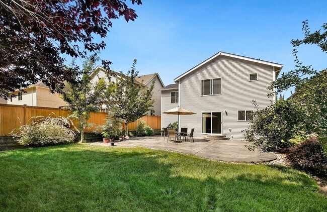 Building Photo - Snoqualmie home for rent - 3 bed, 2.5 bath, spacious loft.