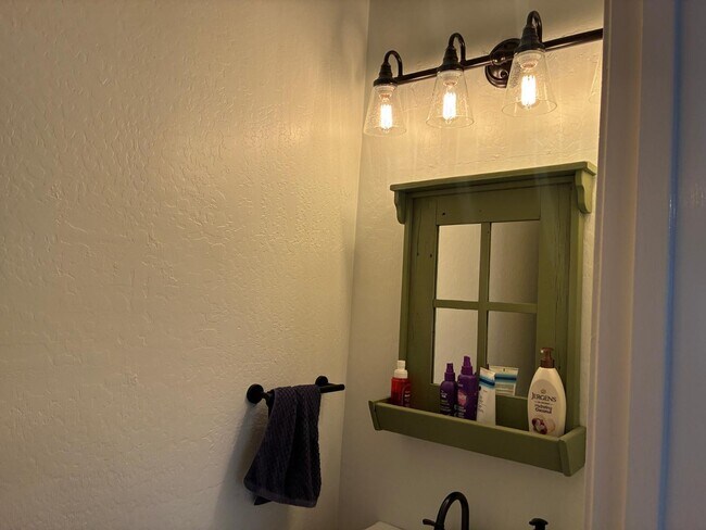 Building Photo - 9226 N 182nd Dr