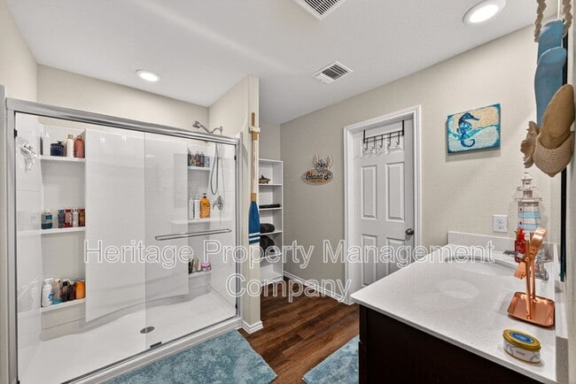 Building Photo - 4037 Bermuda Ln