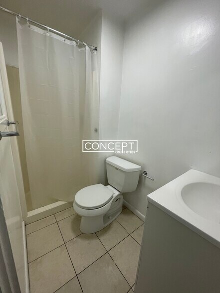 Building Photo - 39 Beacon St