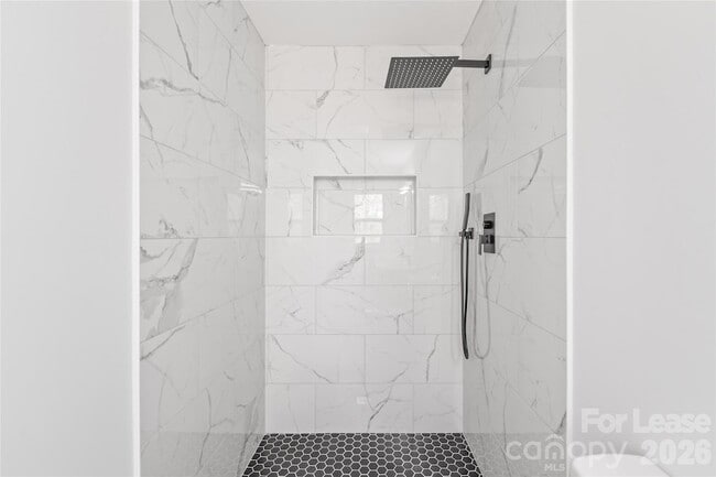 Building Photo - 1315 Vickie Ln