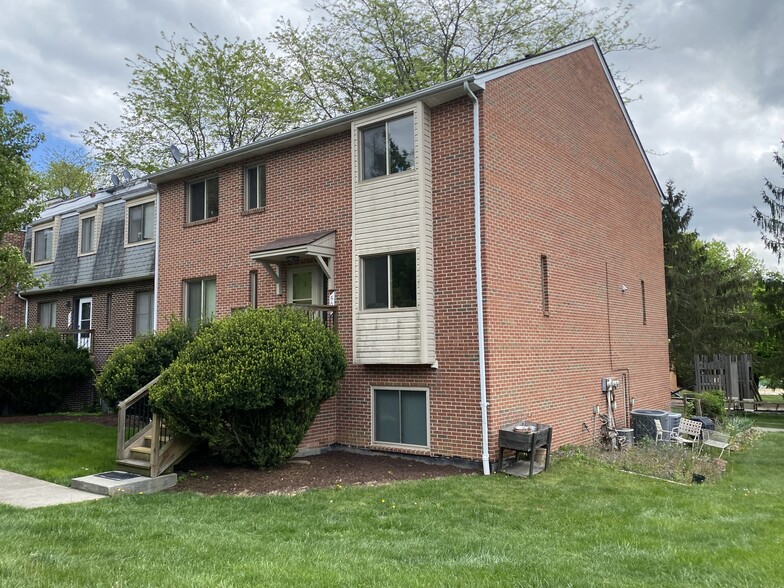 Building Photo - 500 Nellies Cave Rd