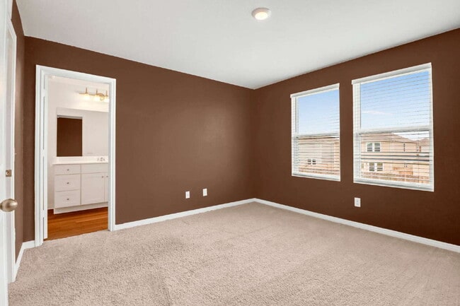 Building Photo - ASK ABOUT FREE APPLICATION FEES THROUGH AUGUST!  "Charming 3-Bedroom Retreat with 2.5 Baths with ...